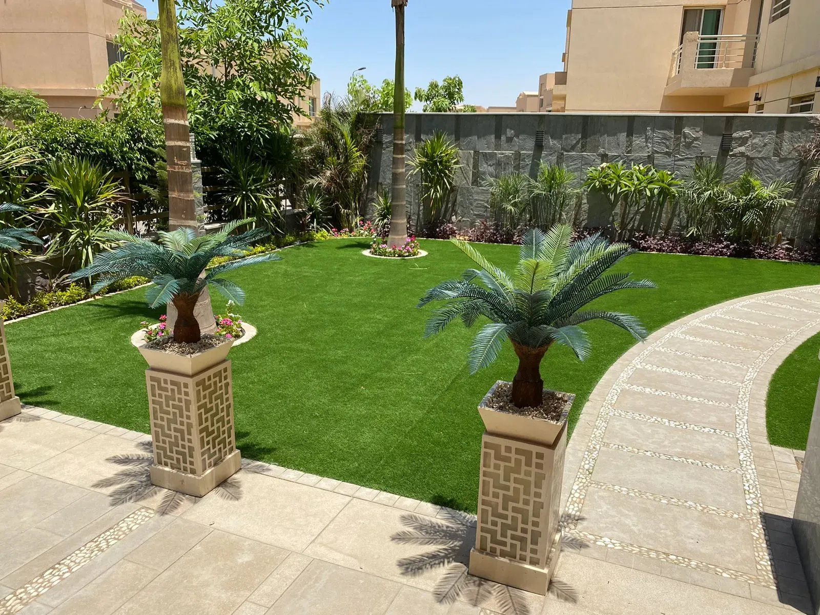 Garden & Roofs - View 4